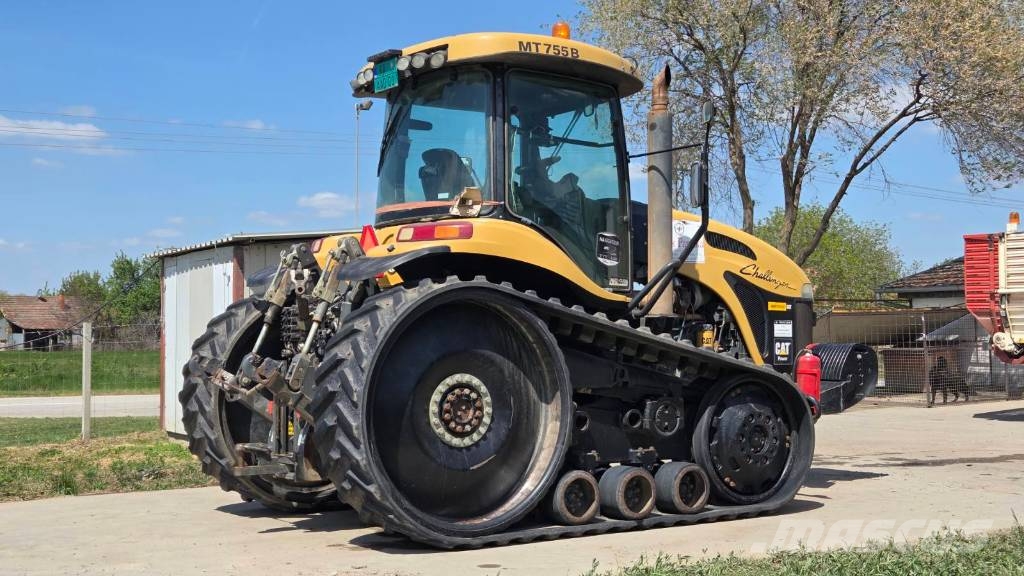 CAT Challenger  MT 755 B الجرارات