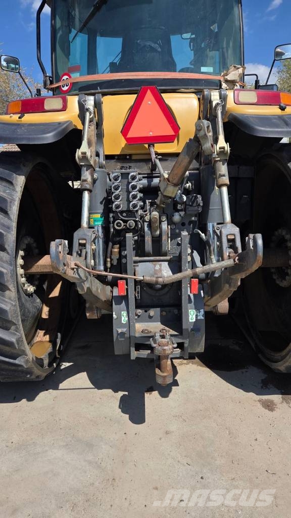 CAT Challenger  MT 755 B الجرارات