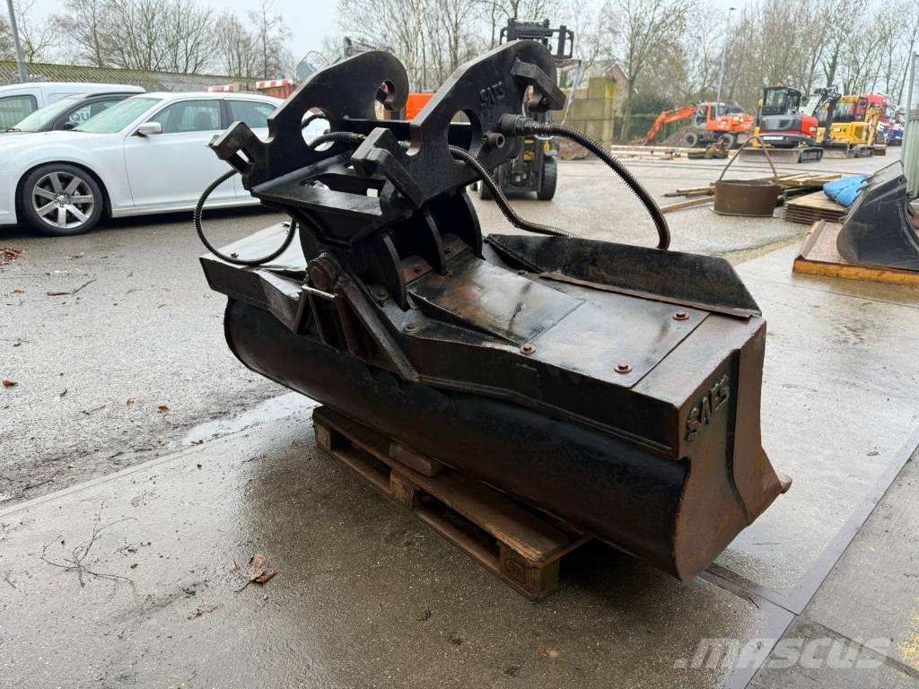  4 Different tiltbucket / kantelbak / Schwenklöffel Schaufeln