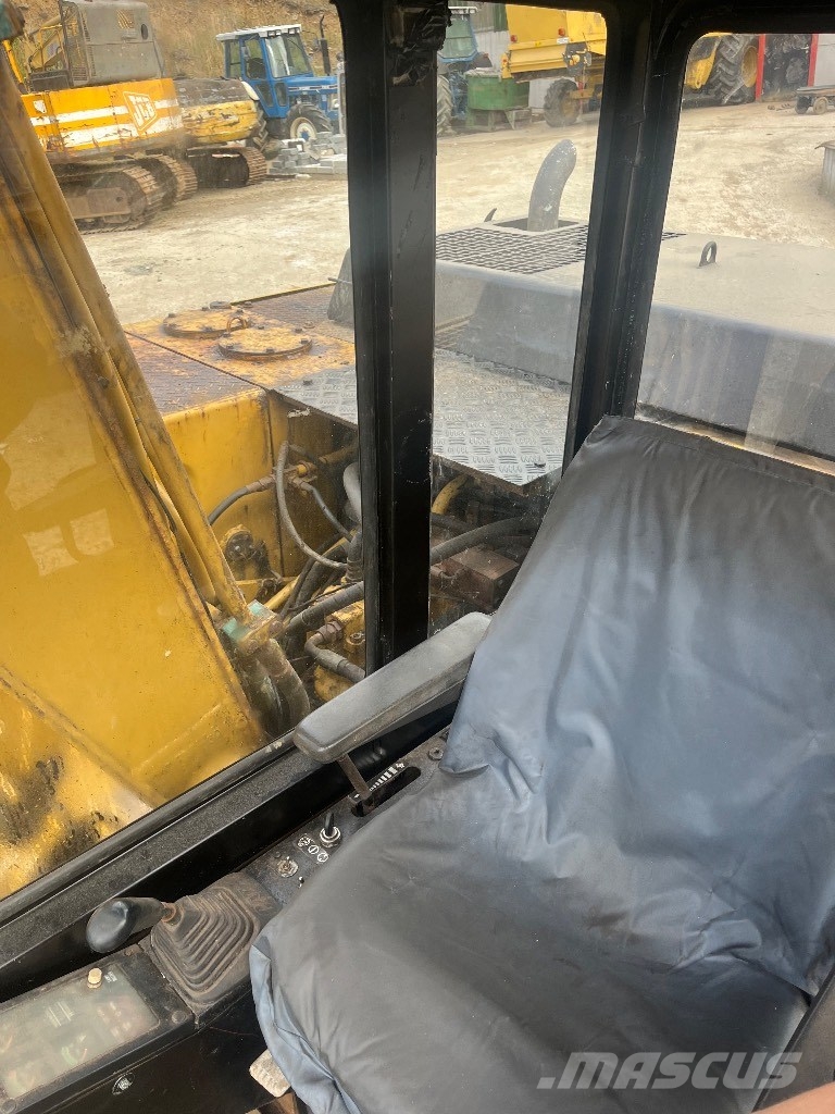CAT E 120 B Roomikekskavaatorid