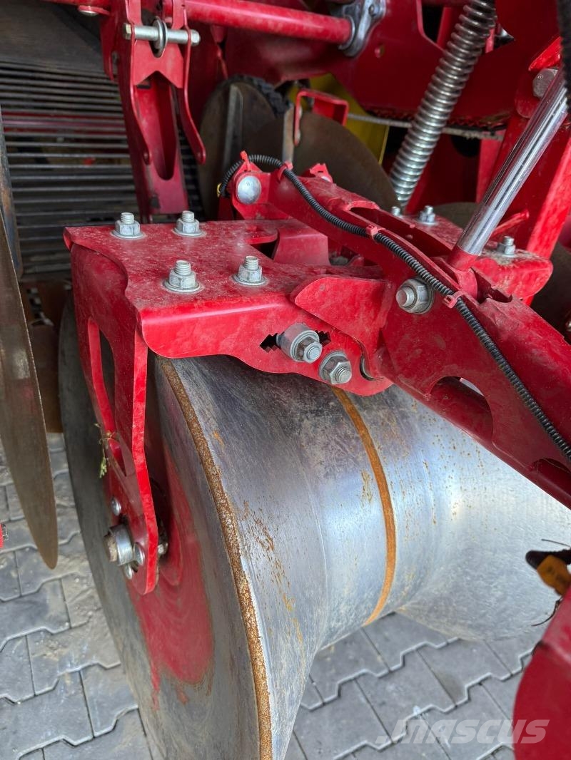 Grimme Evo 280 Bulb harvesters