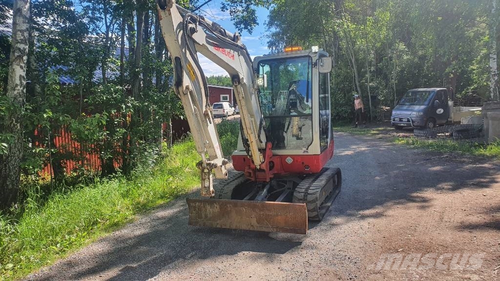 Takeuchi TB235 Minigravemaskiner
