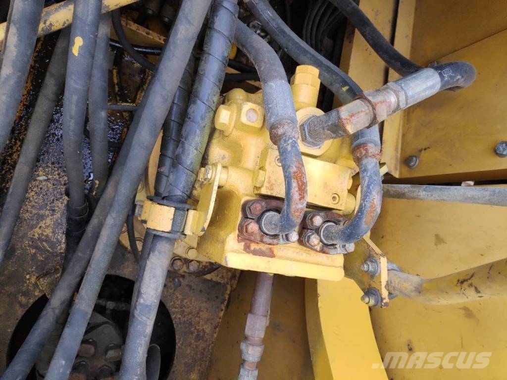 Komatsu PC 300-7 Εκσκαφείς με ερπύστριες