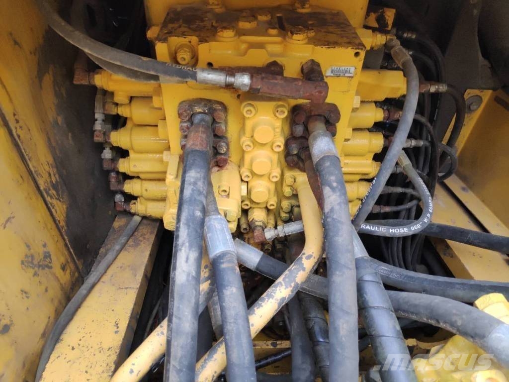Komatsu PC 300-7 Εκσκαφείς με ερπύστριες