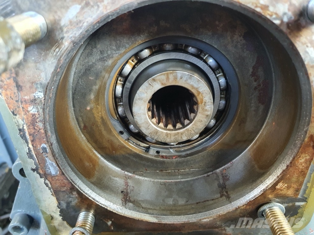 Liebherr L 508 C Front Axle F.128 轴