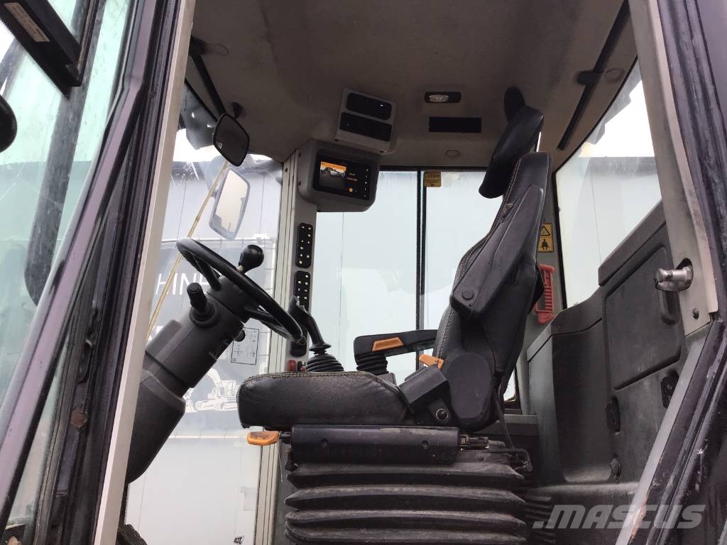 JCB 437 WHT T4F Chargeuse sur pneus