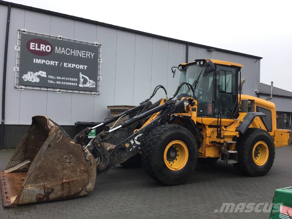 JCB 437 WHT T4F Chargeuse sur pneus