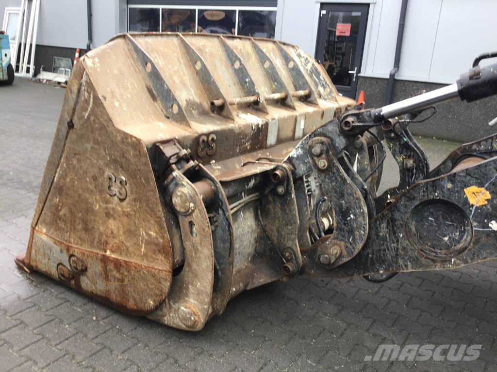 JCB 437 WHT T4F Chargeuse sur pneus