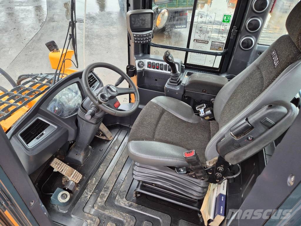 Hyundai HL 960 لوادر بعجل