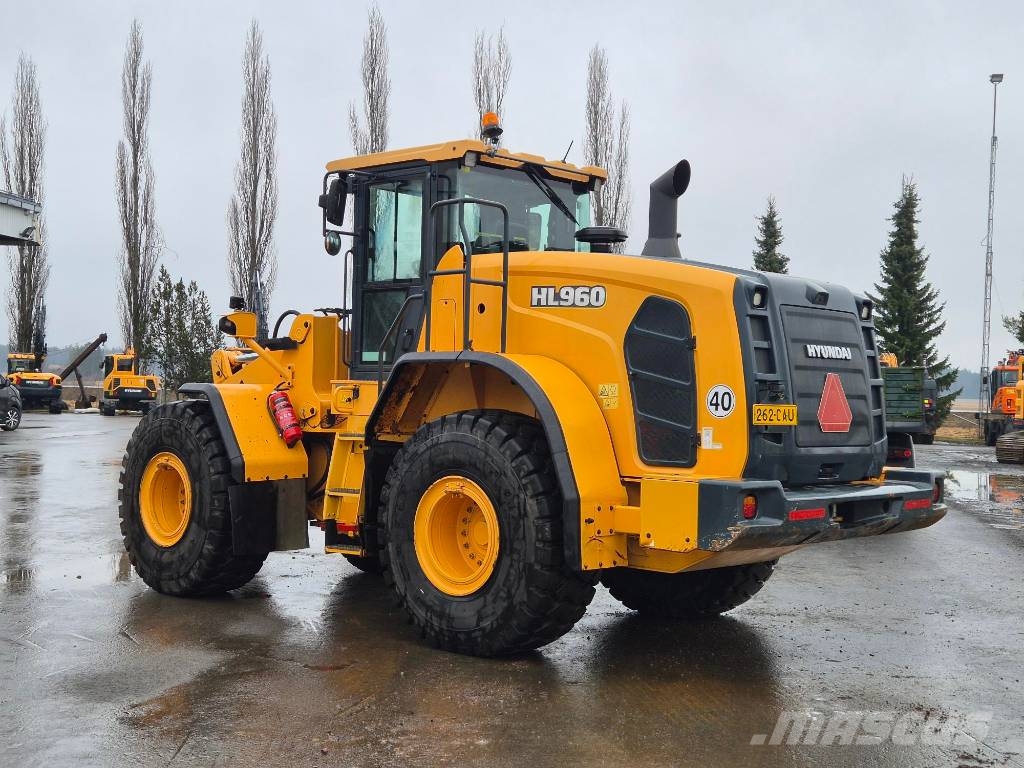 Hyundai HL 960 لوادر بعجل