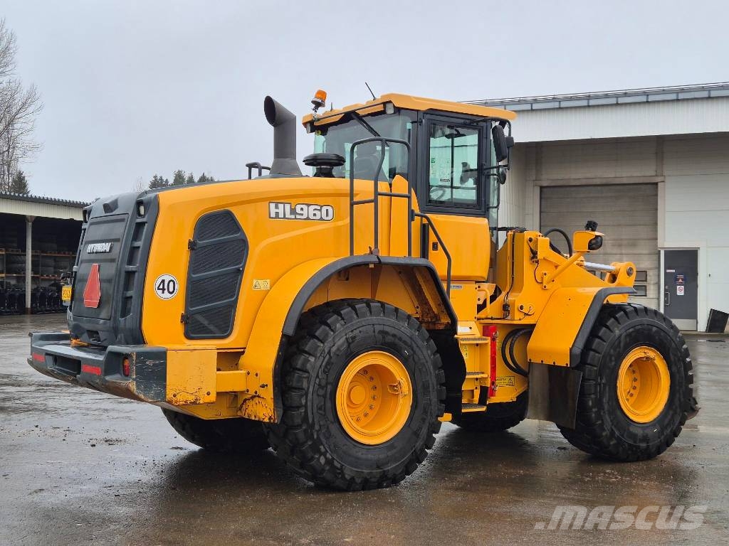Hyundai HL 960 لوادر بعجل