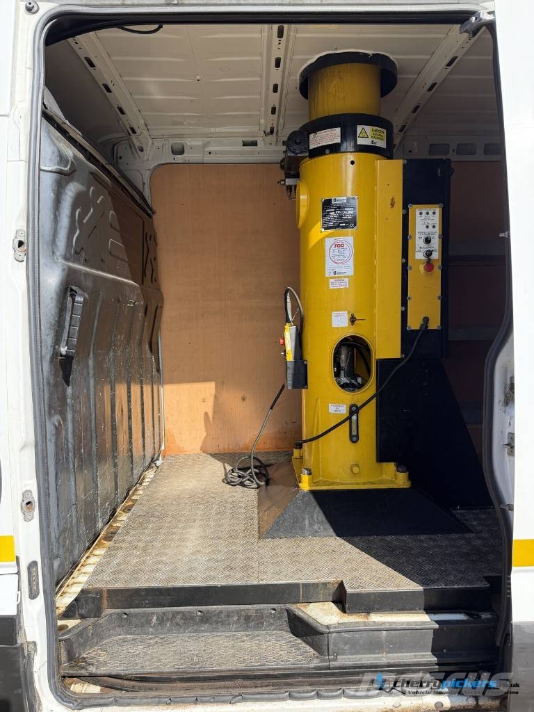 Iveco Daily Gardner Denver TDA145 Cherry Picker المنصات الهوائية المثبتة على شاحنة