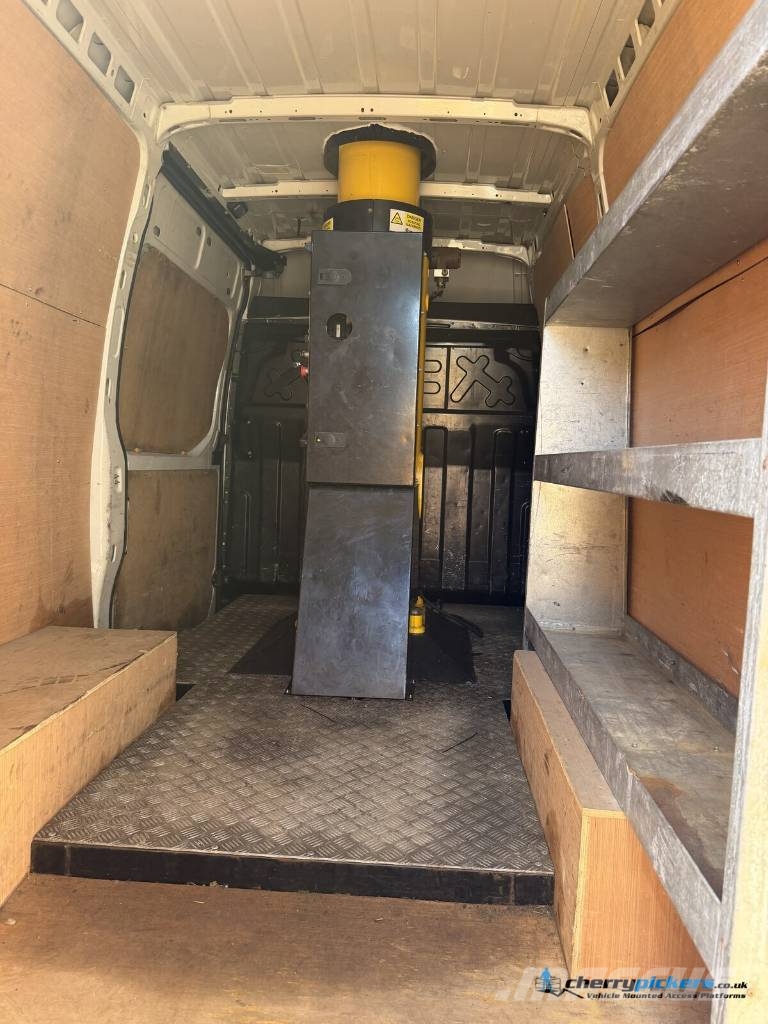 Iveco Daily Gardner Denver TDA145 Cherry Picker المنصات الهوائية المثبتة على شاحنة