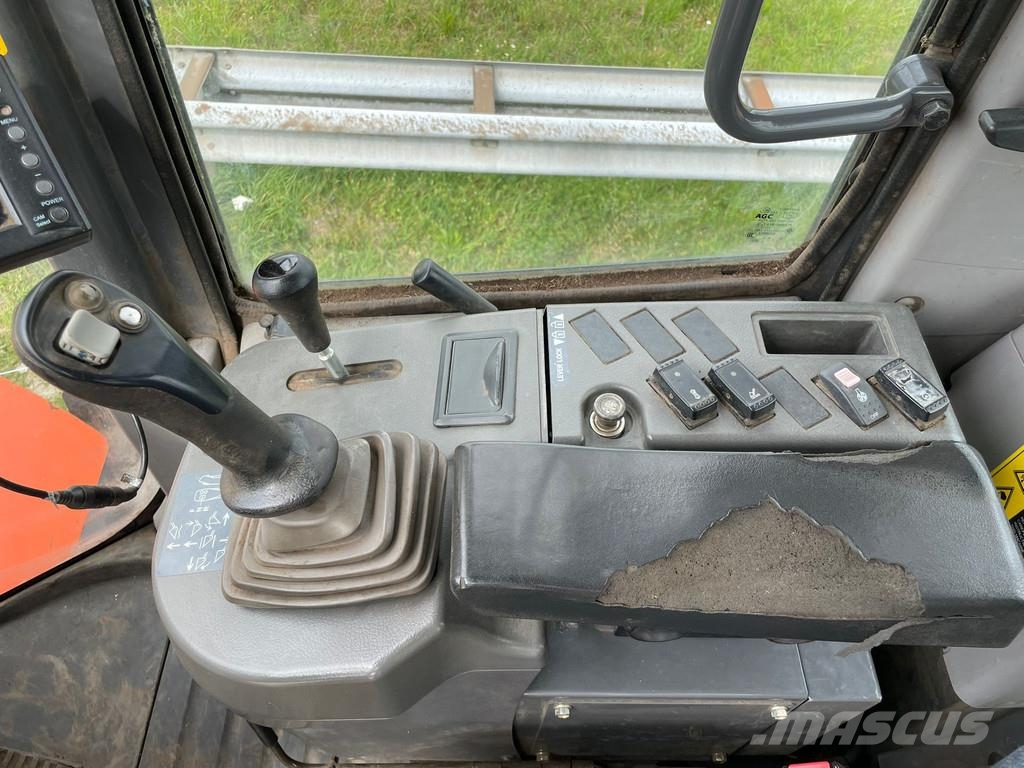 Hitachi ZW150 Utovarivači na kotačima