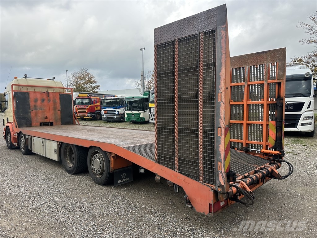 Scania P410 8x2/6 Knæklad / abschleppwagen Autotransporteri