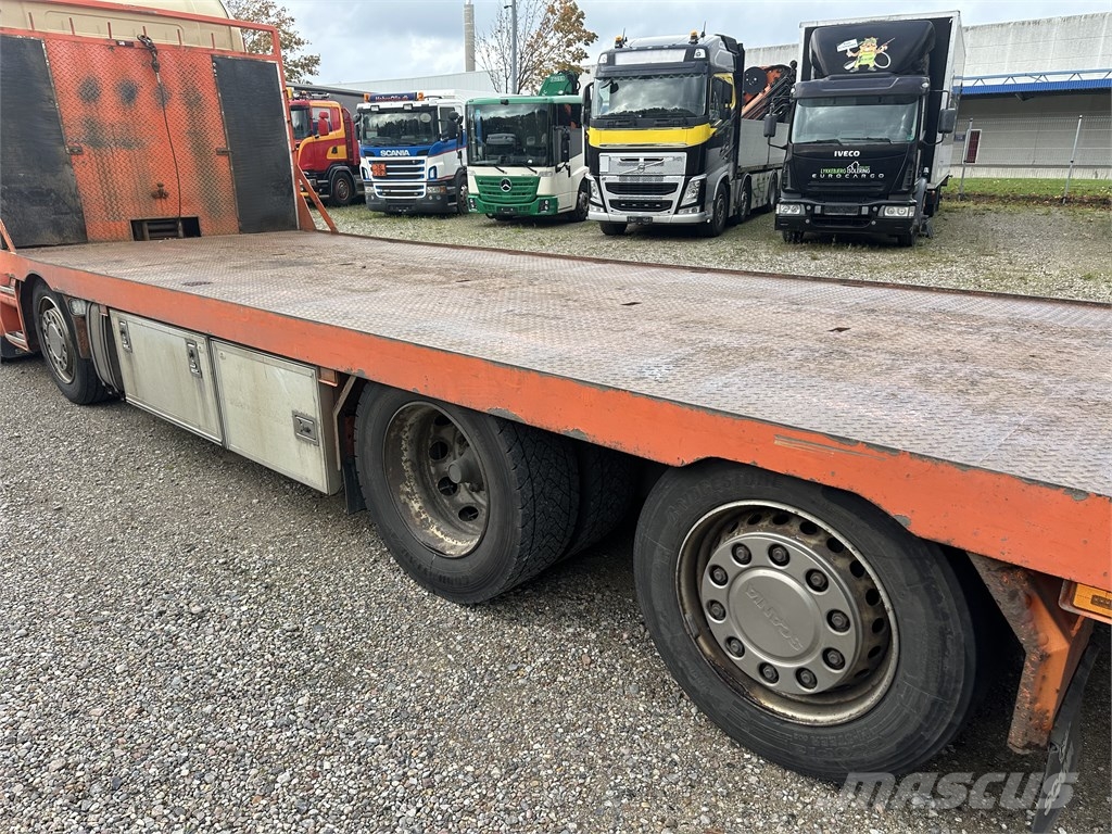 Scania P410 8x2/6 Knæklad / abschleppwagen Autotransporteri