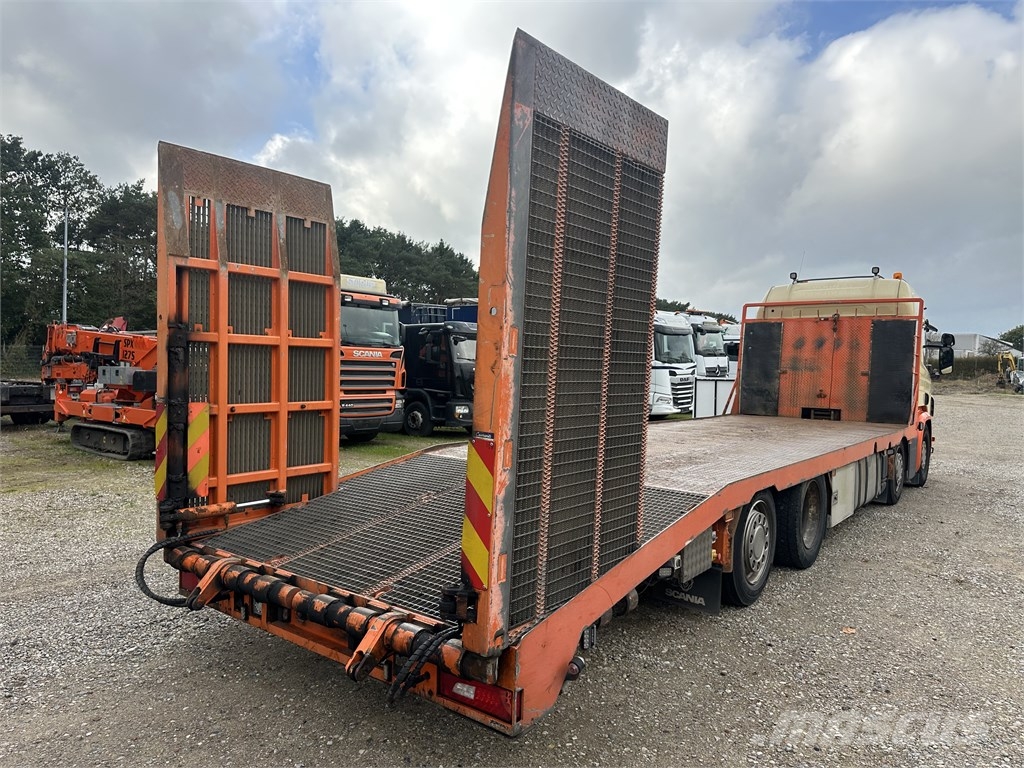 Scania P410 8x2/6 Knæklad / abschleppwagen Autotransporteri
