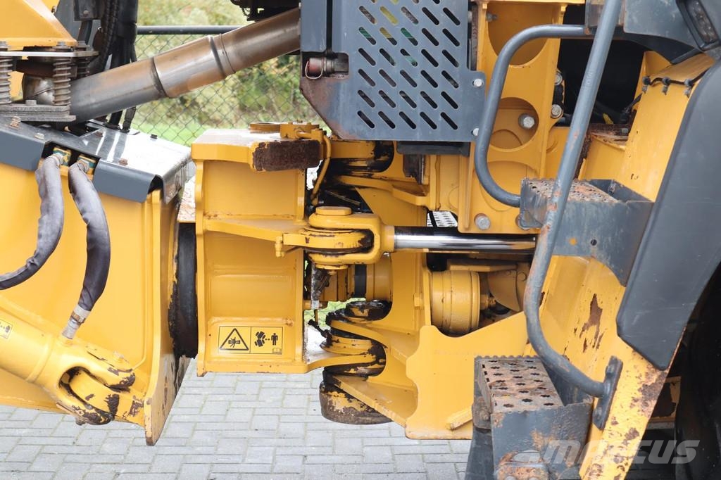 Bell B25E | 6X6 | HEATED BOX | CAMERA | CE & EPA Artikulētie pašizgāzēji