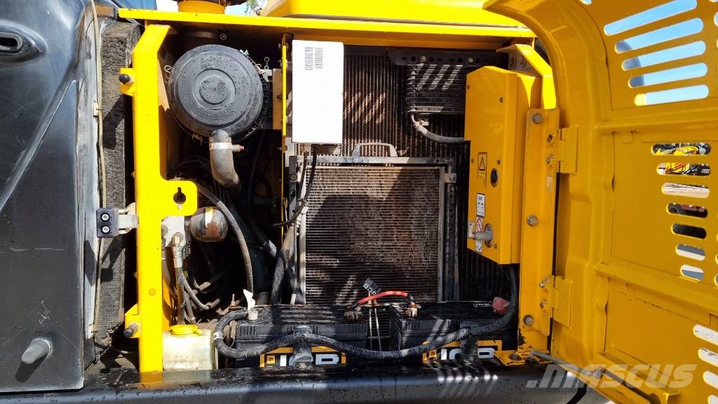 JCB JS 131 LC 履带挖掘机