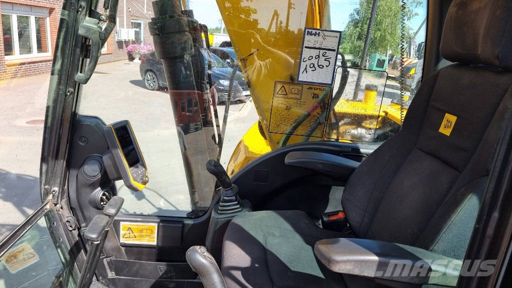 JCB JS 131 LC 履带挖掘机
