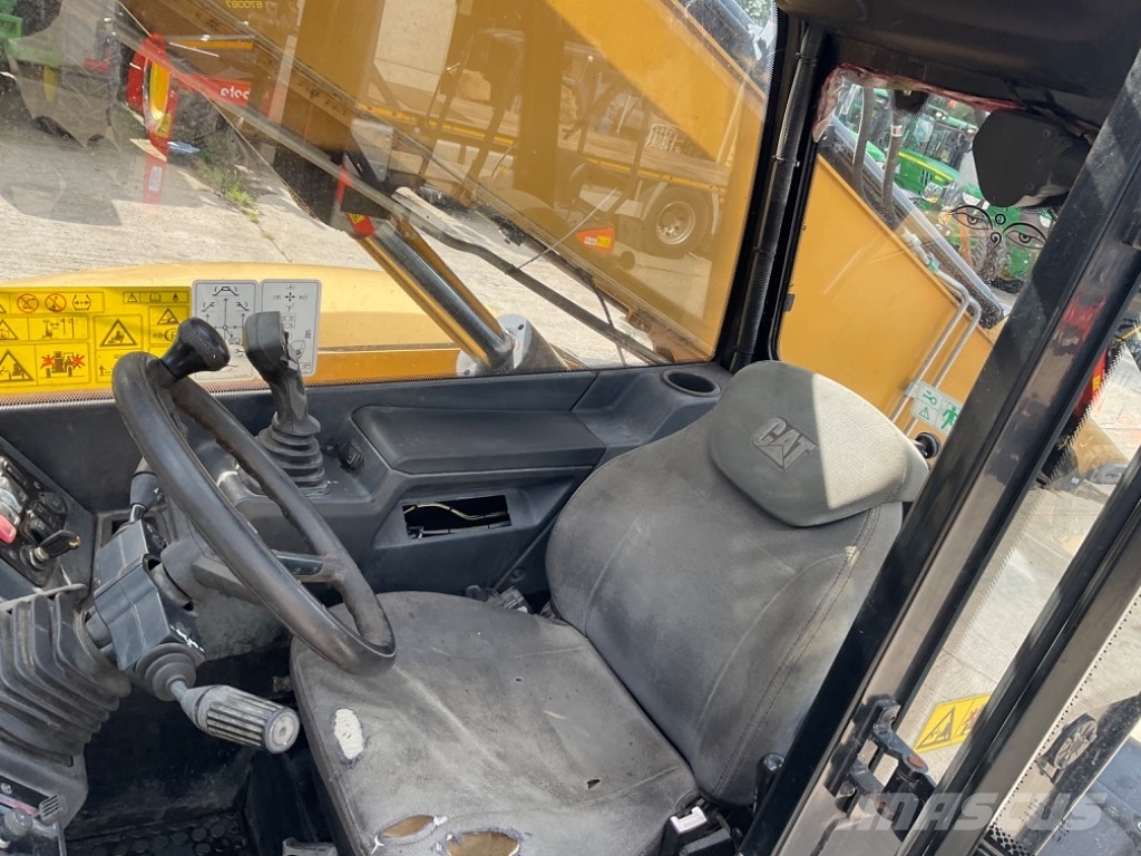 CAT TH 414 Teleskoplader