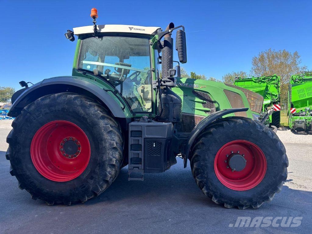 Fendt 826 S4 PROFI + Tractors