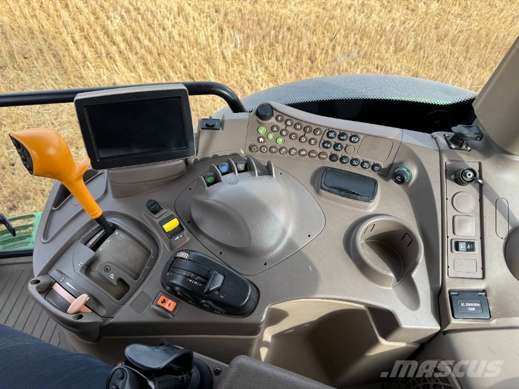John Deere 6115R الجرارات