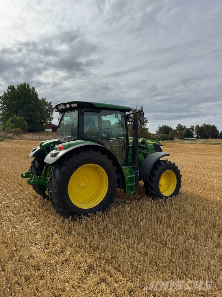 John Deere 6115R الجرارات