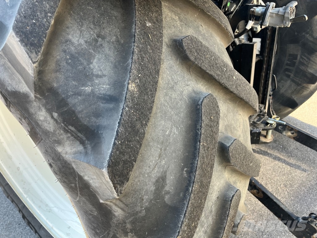 New Holland T6.180 Traktori