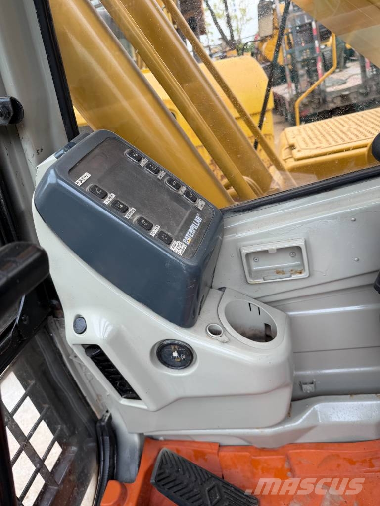 CAT 320 B L 3000 units excavators in stock 대형 굴삭기 29톤 이상