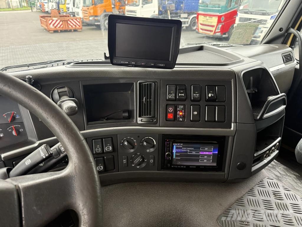 Volvo FM 500 8×2 met Effer 955/8S + Flyjib 6S / Winch / Maastikutõstukid