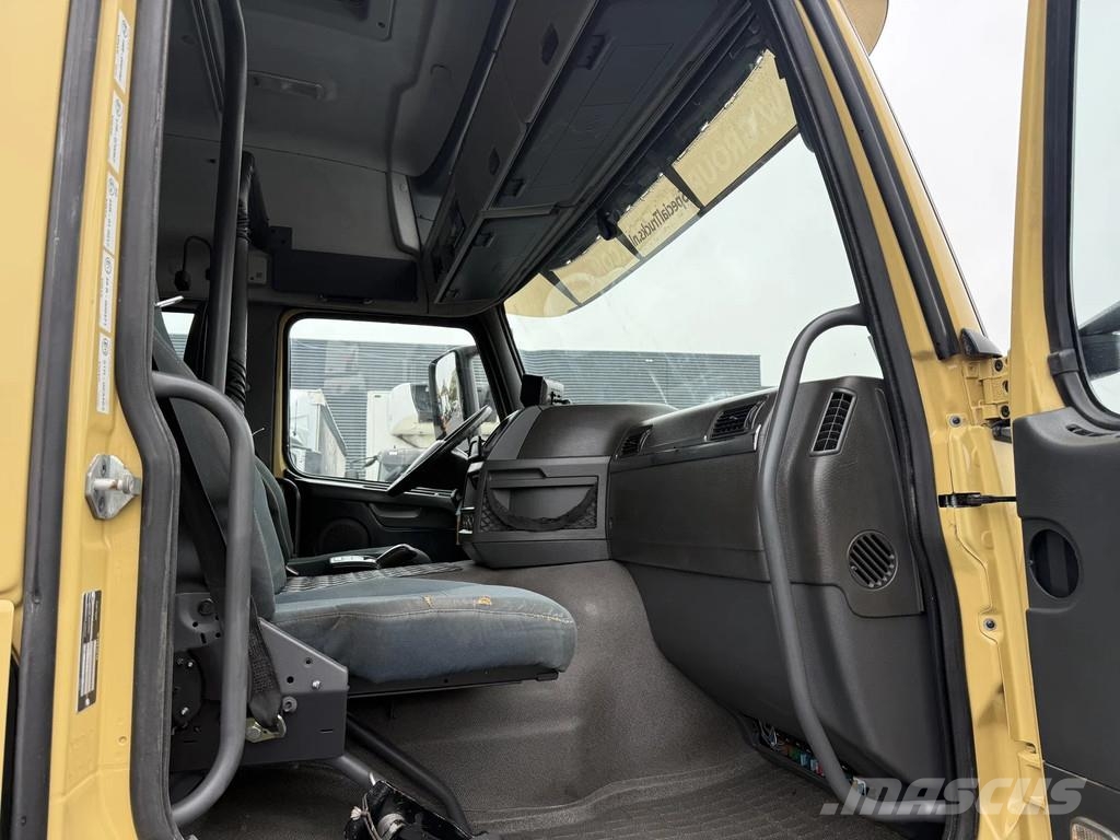 Volvo FM 500 8×2 met Effer 955/8S + Flyjib 6S / Winch / Maastikutõstukid