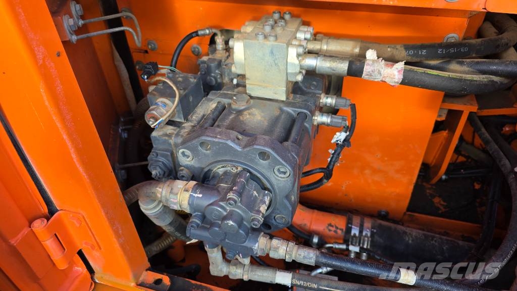 Doosan DX 140 LC Gravemaskiner på larvebånd