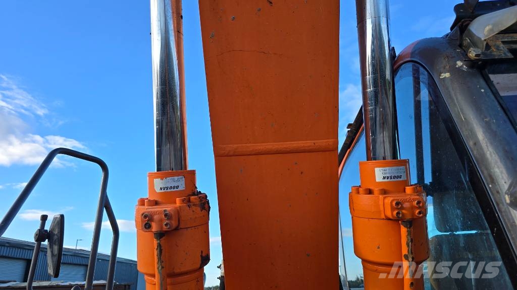 Doosan DX 140 LC Gravemaskiner på larvebånd