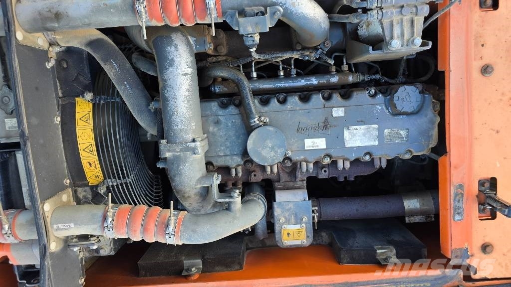 Doosan DX 140 LC Gravemaskiner på larvebånd