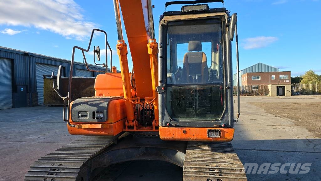 Doosan DX 140 LC Gravemaskiner på larvebånd