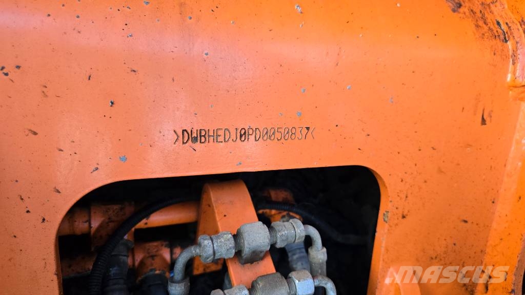 Doosan DX 140 LC Gravemaskiner på larvebånd