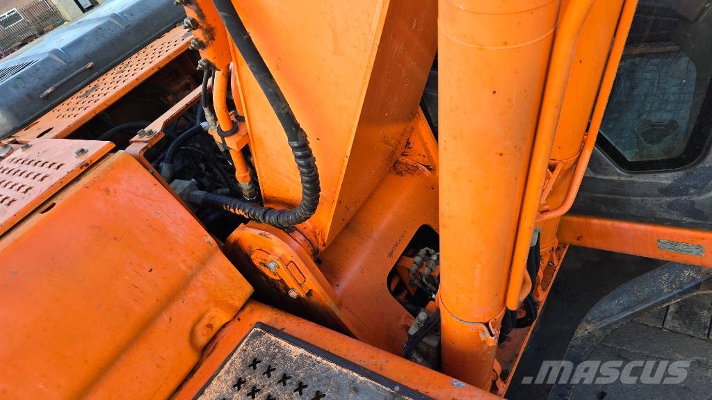 Doosan DX 140 LC Gravemaskiner på larvebånd