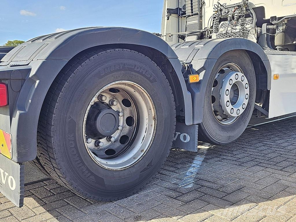 Volvo FH 460 6X2 GLOBE SKIRTS Prime Movers