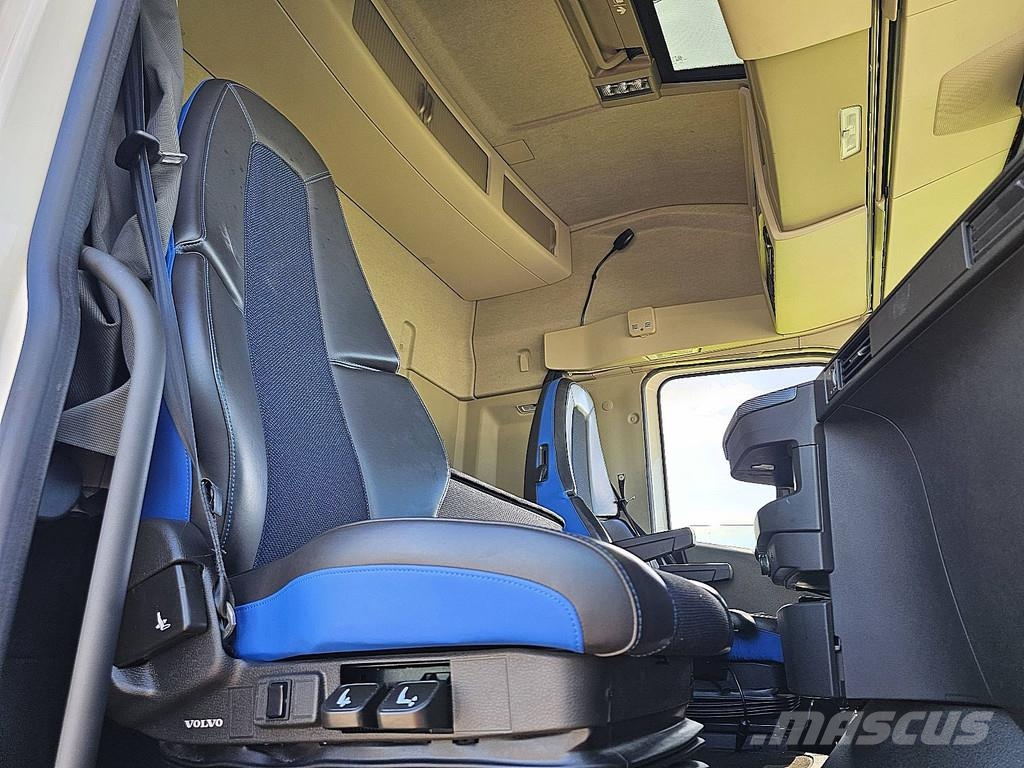 Volvo FH 460 6X2 GLOBE SKIRTS Prime Movers