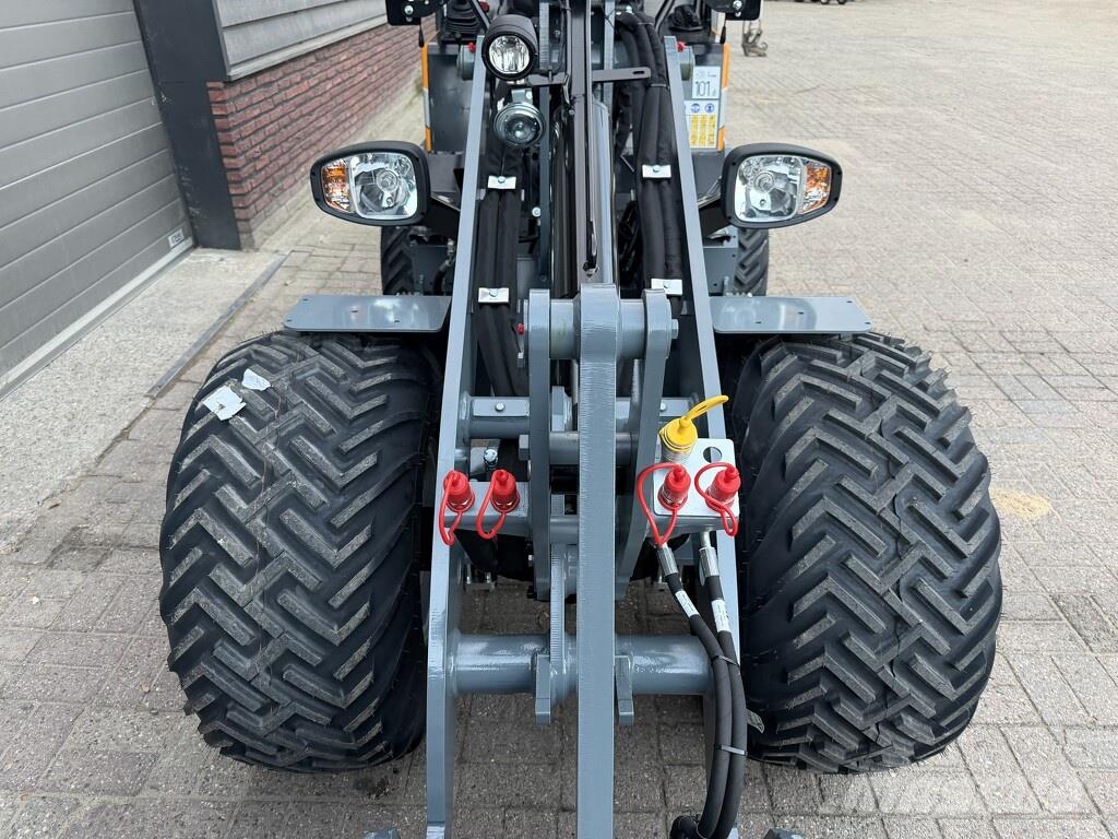 GiANT G2500 X-TRA HD shovel NIEUW met PRO-INCHING Kolesni nakladalci