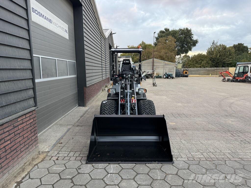 GiANT G2500 X-TRA HD shovel NIEUW met PRO-INCHING Kolesni nakladalci