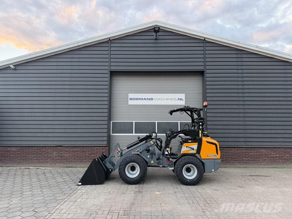 GiANT G2500 X-TRA HD shovel NIEUW met PRO-INCHING Kolesni nakladalci