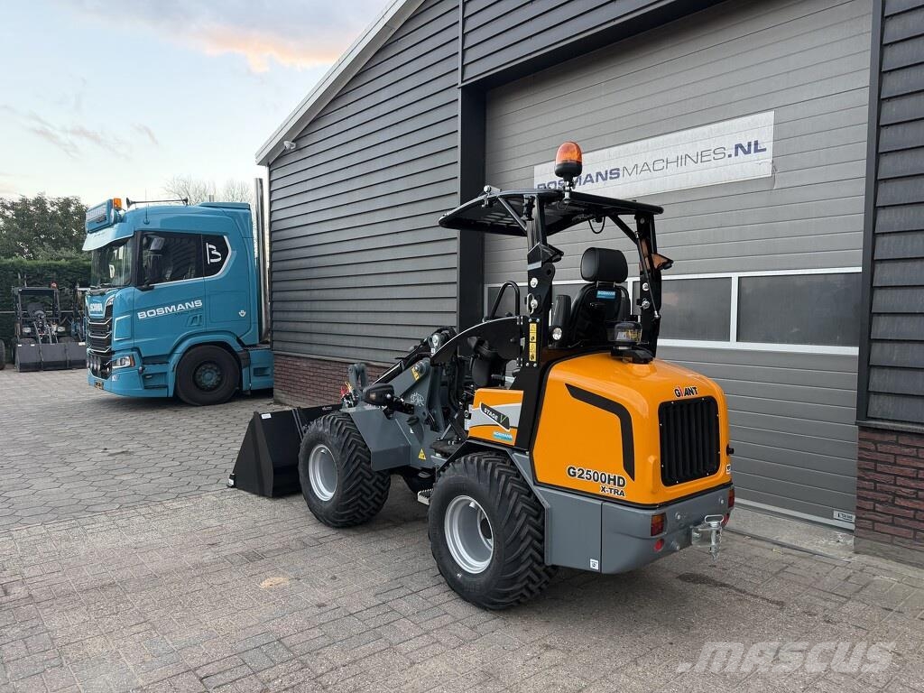 GiANT G2500 X-TRA HD shovel NIEUW met PRO-INCHING Kolesni nakladalci