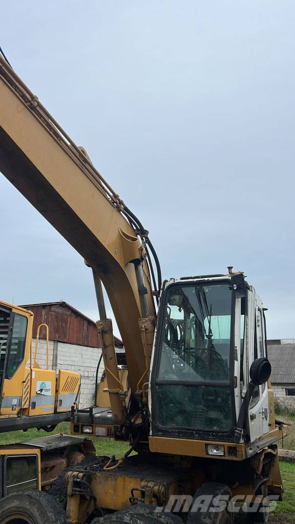 Liebherr A 904 Belter, kjettinger og understell