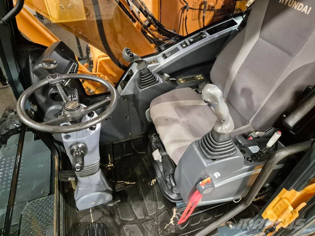 Hyundai R 140 W-9A Pyöräkaivukoneet