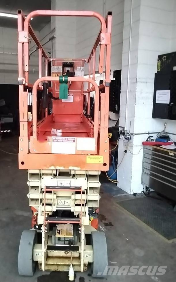 JLG 2630 ES Šķerveida pacēlāji