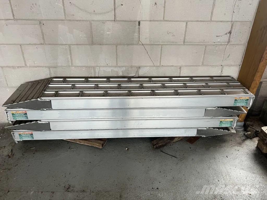 Ultra-Lite 240x 46 x14 cm Muut koneet