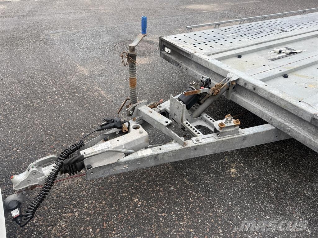 Brian James Trailers Transporter Zemie treileri