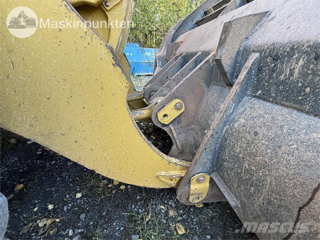 CAT 980M Rataslaadurid